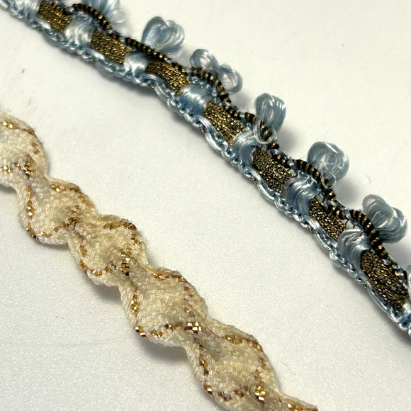 Vintage Trim 13 Yards 9" Blue Brown, 32 Yards 22" White Gold - Picture 4 of 5